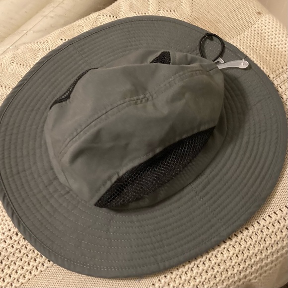 NWOT Fisherman’s Hat with Neck Sun Protection - Picture 2 of 3